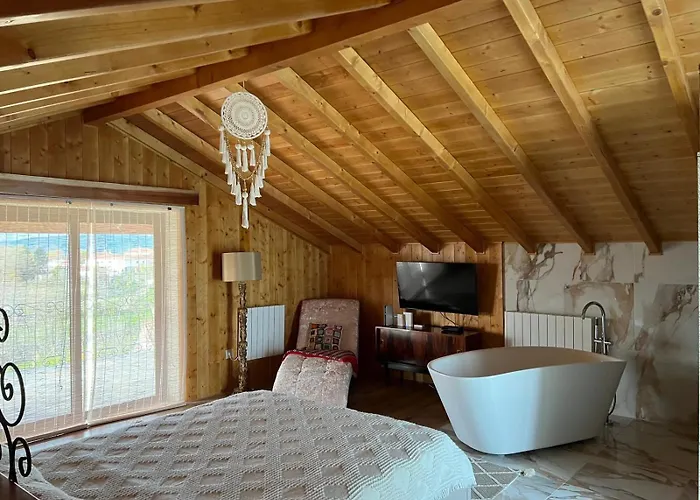 House With Saltwater Pool - Charming In The Douro Valley 펜션 *