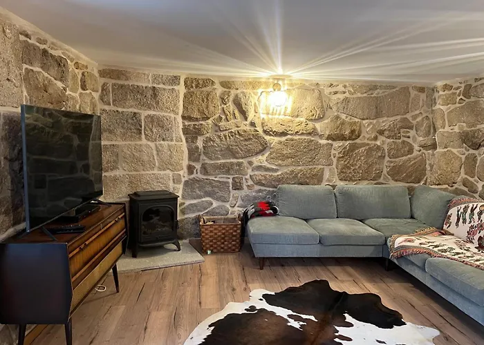 House With Saltwater Pool - Charming In The Douro Valley 펜션 *